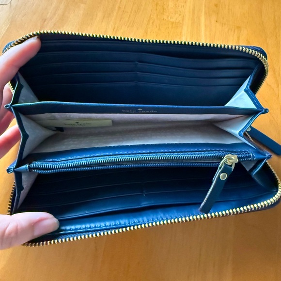 Kate Spade ‘Shore Thing’ Crab Lacey Wallet - Picture 5 of 6